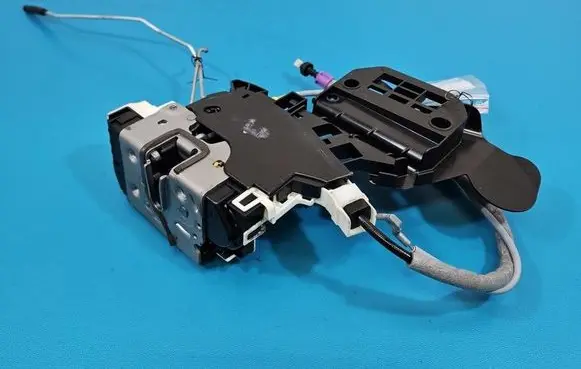 Mercedes-Benz GL X166 Front door lock A1667200135 IMPRK1573932