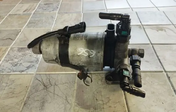 Hyundai Santa Fe Fuel filter housing H70WK13