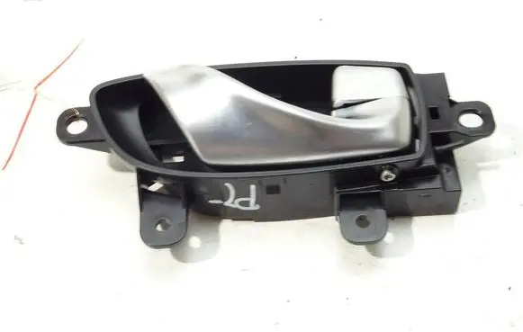 Infiniti Q50 Rear door interior handle