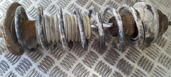 Volkswagen Golf III Rear coil spring