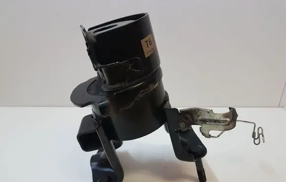 Engine mount bracket