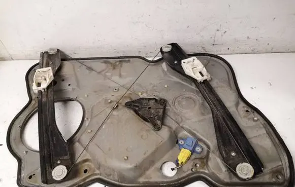 Skoda Octavia Mk2 (1Z) Sliding door window regulator with motor 1z1837656g