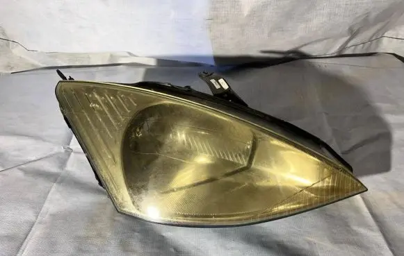 Ford Focus Headlight/headlamp