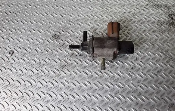 Mazda 323 Valve vacuum K5T46591