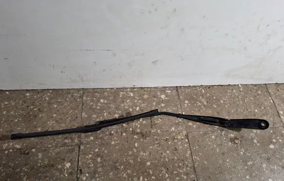 Volvo V60 Front wiper blade arm 30753505