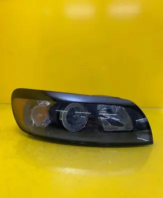 Volvo C30 Headlight/headlamp 31214538