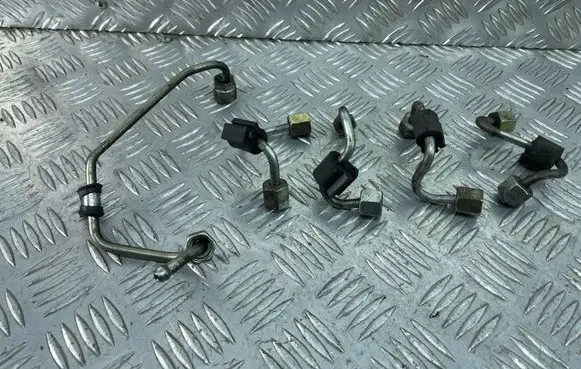 Skoda Superb B8 (3V) Fuel injector supply line/pipe 