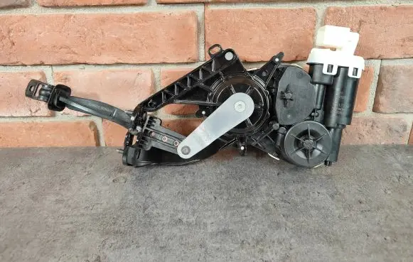 BMW 7 G70 Sliding door motor assembly 9883259