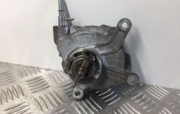 Toyota Avensis T270 Vacuum pump