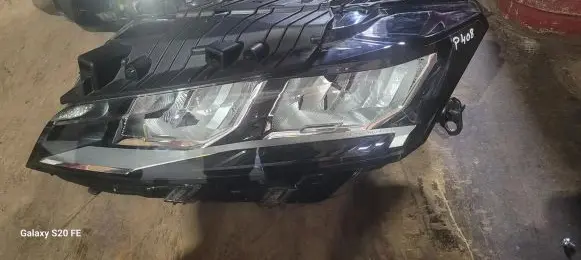 Peugeot 408 P54 Headlight/headlamp 9818005180
