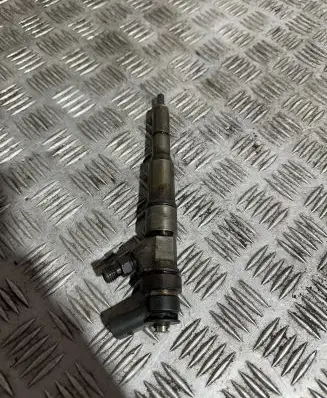 BMW X5 E53 Fuel injector 0445110131