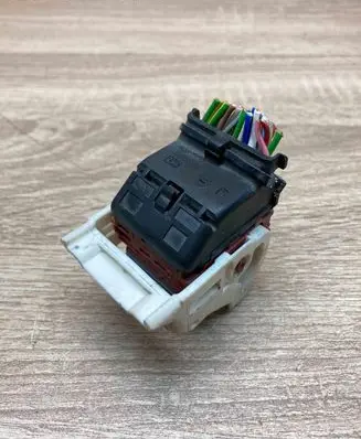Peugeot 207 Plug wire 989951101