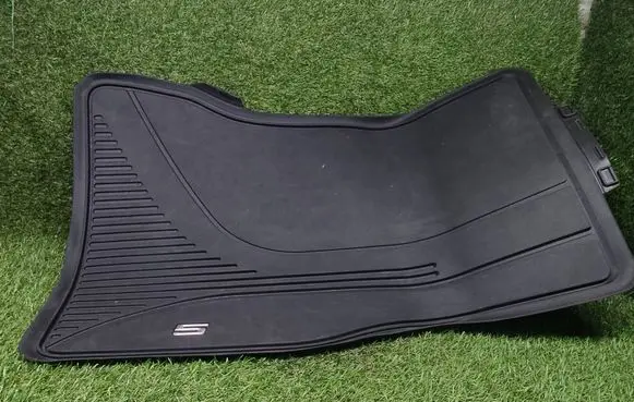 BMW 5 G30 G31 G38 Front floor mat 2414218