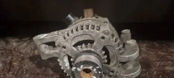 Volvo V50 Generator/alternator 30795494 3M5T10300VD