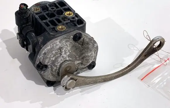 Peugeot 308 SW Turbo charger electric actuator 842232-0039