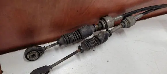 Toyota Avensis T270 Gear shifter/selector 51724AB 33530511