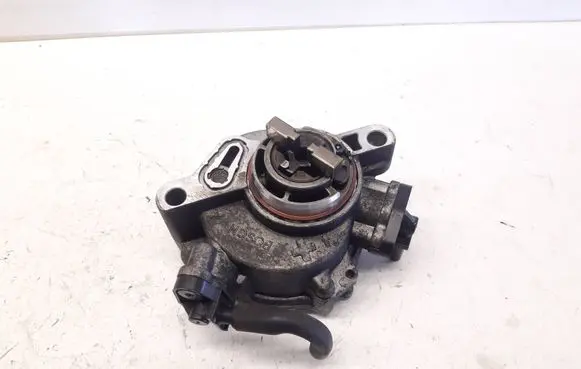 Ford Focus Vacuum pump 9804021880