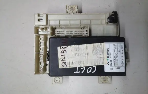 Mitsubishi Colt Fuse module 8637A171 5WK45103G 5WK45107