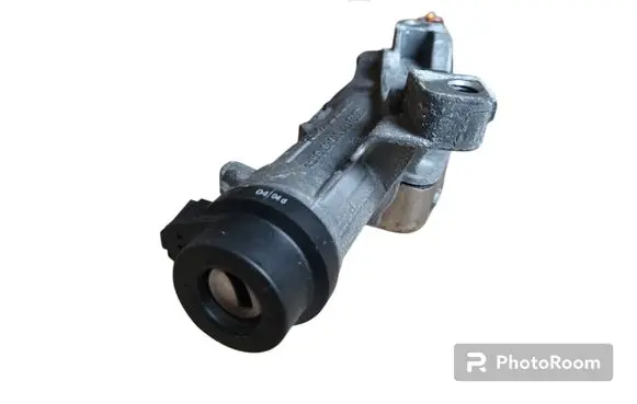 Volkswagen PASSAT B5.5 Ignition lock 4B0905851G