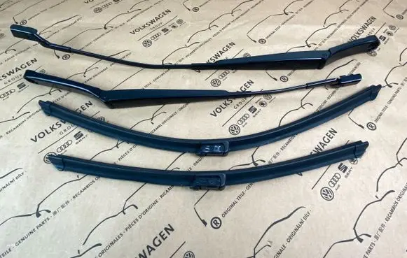 Volkswagen Golf VI Front wiper blade arm 5K79554095K7955410