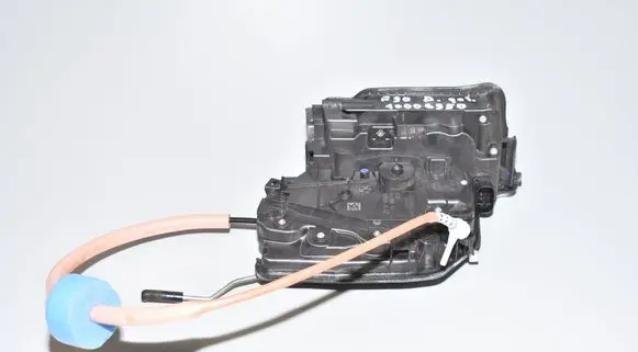 BMW M5 F90 Rear door lock 7477690