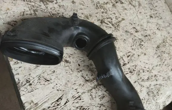 BMW X6 E71 Turbo air intake inlet pipe/hose 446238606