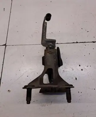 Toyota Avensis T270 Gearbox mount 309D16