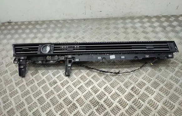Volkswagen PASSAT B8 Dash center air vent grill 3G1857083 3G0919204C