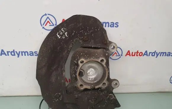 BMW 7 E65 E66 Front wheel hub spindle knuckle 6753461 31216753461