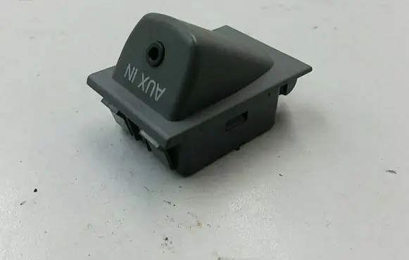 Ford Ranger AUX in-socket connector UCOR-66DFX