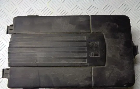 Skoda Octavia Mk2 (1Z) Battery box tray cover/lid 1K0915443