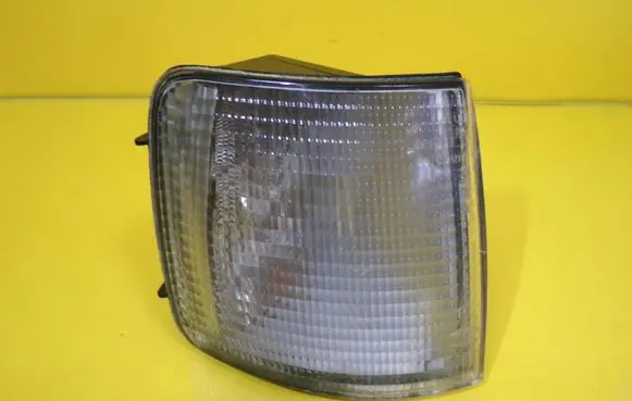 Volkswagen PASSAT B3 Front indicator light 357953050A