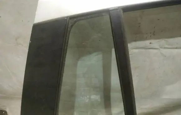Renault Laguna II Rear vent window glass AS2
