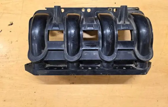 Mercedes-Benz Sprinter W901 W902 W903 W904 Intake manifold 6110900637 SD3583