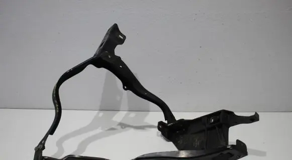 Mercedes-Benz E W212 Headlight/headlamp mounting bracket 212620021