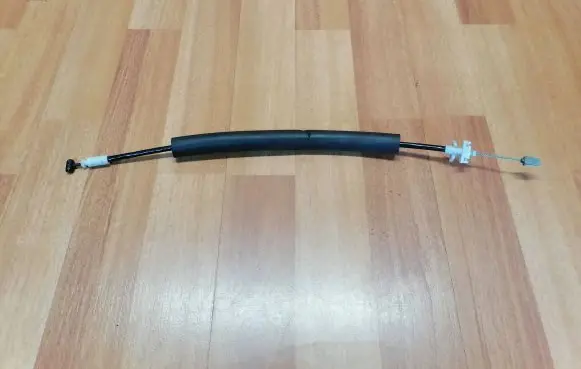 Jaguar XF X250 Front door cable line C2D5645 8X23221A00AC