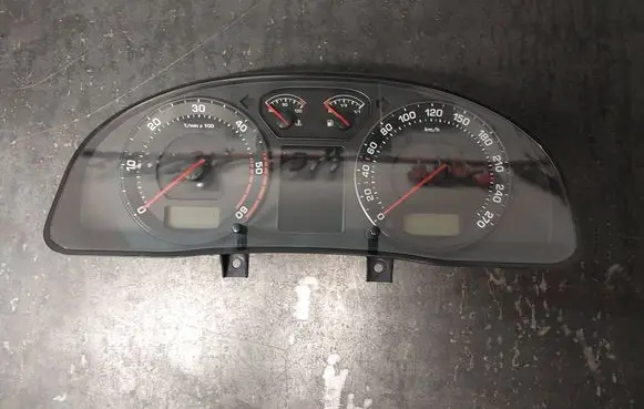 Skoda Superb B5 (3U) Speedometer (instrument cluster) 3U0920841A