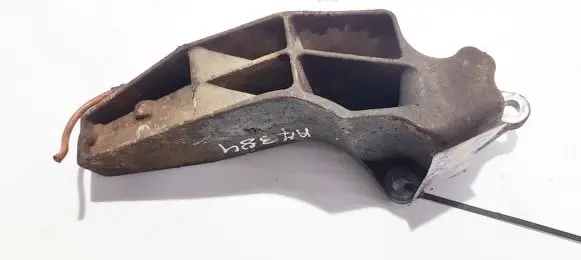 Mercedes-Benz Vaneo W414 Engine mounting bracket a1682410901
