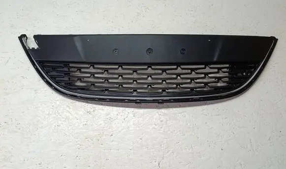 Opel Astra J Front grill 13368664 13381812