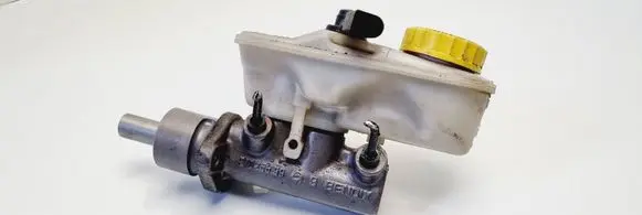 Volkswagen Polo III 6N 6N2 6NF Master brake cylinder 21025599