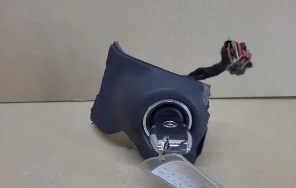 Mercedes-Benz C W204 Ignition lock A2075450108