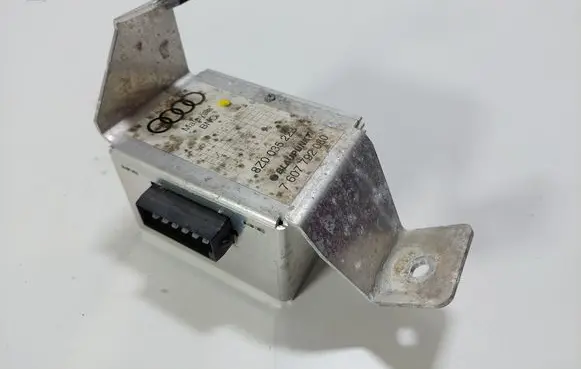 Audi A2 Sound amplifier 8Z0035223