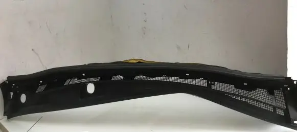 Nissan Pulsar Wiper trim 15404A0 668923ZU0A