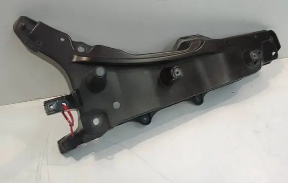 Volvo XC90 Fender mounting bracket 31391777 AD7011