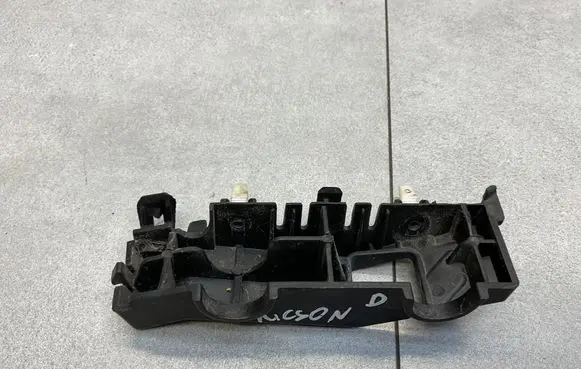 Hyundai Tucson TL Front bumper mounting bracket 86516D7000