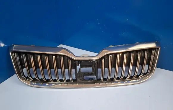 Skoda Superb B8 (3V) Front bumper upper radiator grill 3V0853653G 3V0853653K