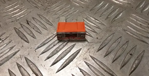 Volkswagen PASSAT B6 Fuse 