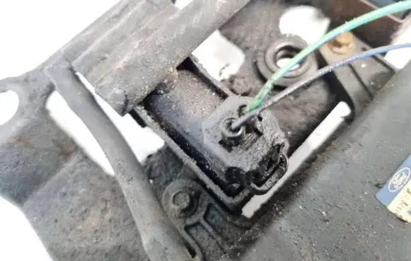Ford Mondeo Mk III Turbo solenoid valve