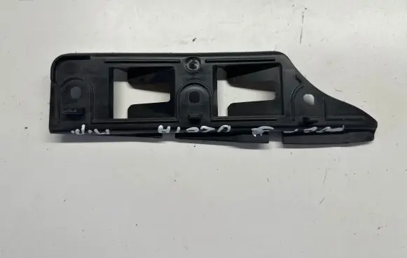 Front bumper mounting bracket