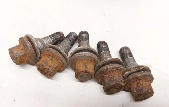 Nuts/bolts